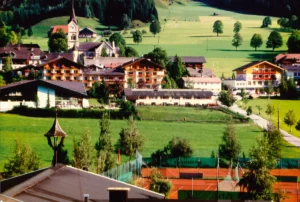 Historische Sommeraufnahme des Hotel Matschner in Ramsau am Dachstein